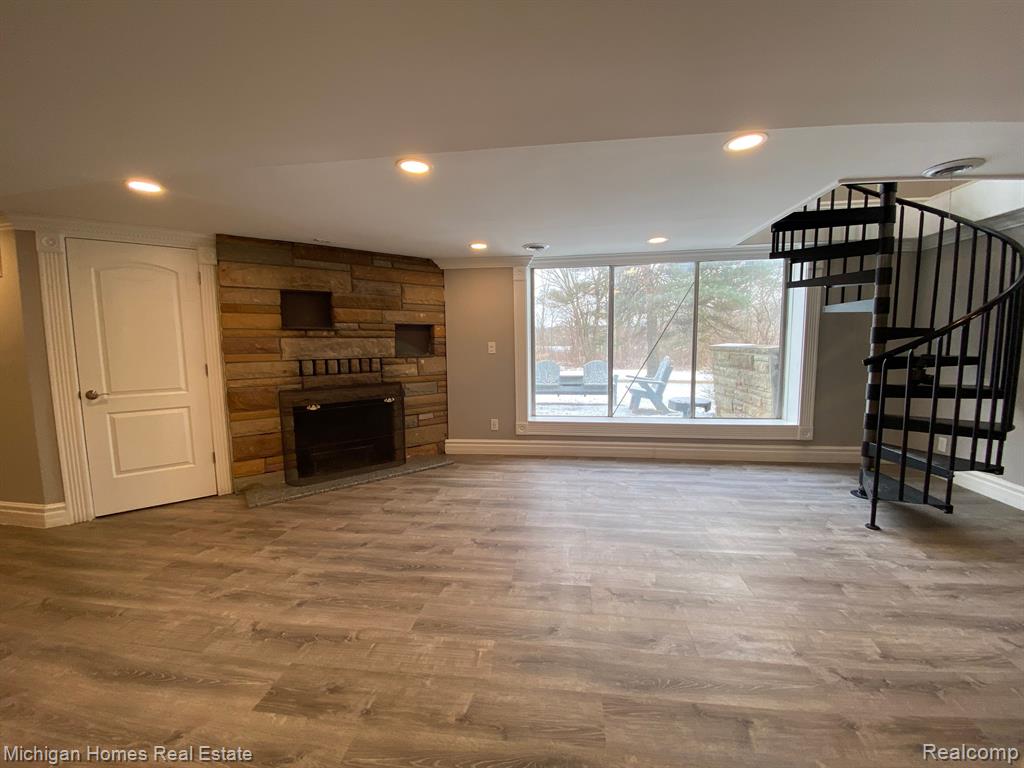8089 N HOLLY Road, Grand Blanc, MI 48439 — Photo 17