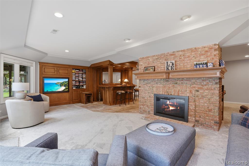 5483 Lake Ridge Drive, Brighton, MI 48116 — Photo 44