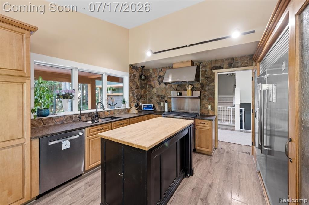 7375 Parkwood Drive, Fenton, MI 48430 — Photo 12