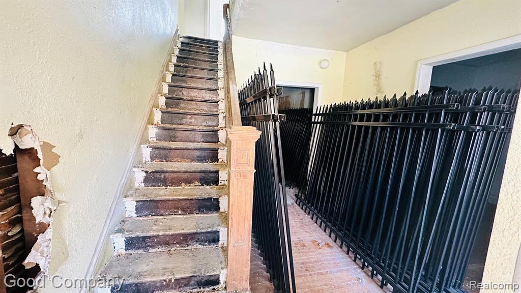 104 MOUNT VERNON Street - Photo 2