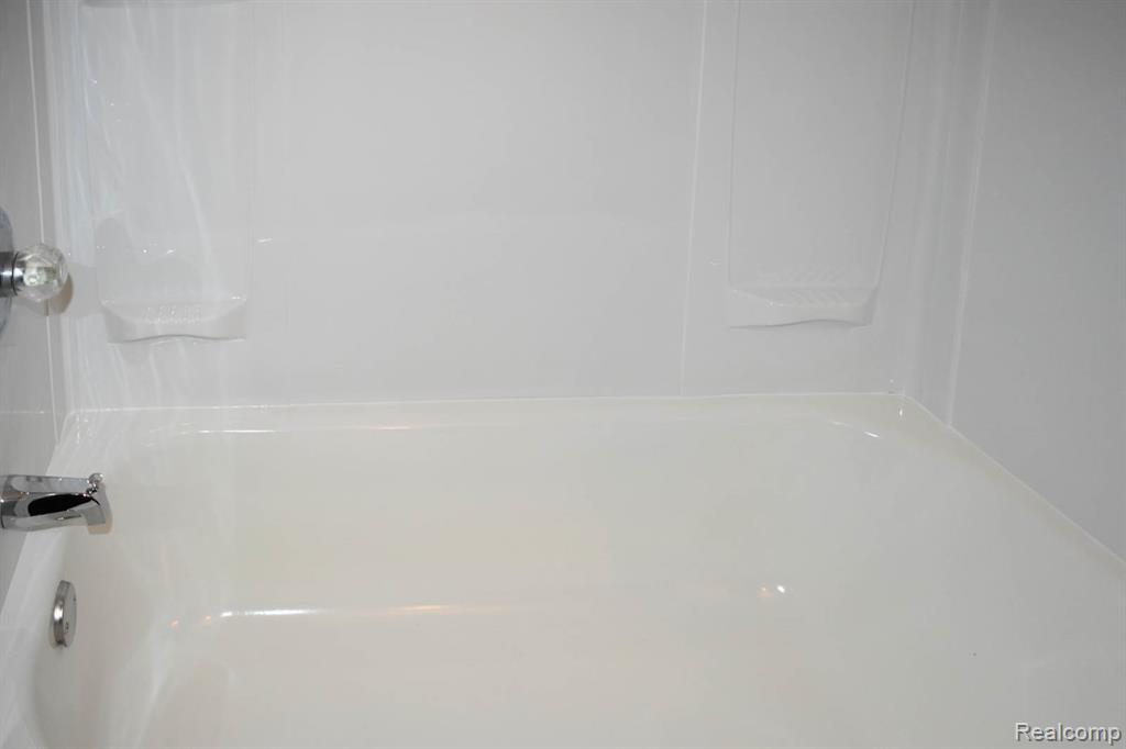 26103 Palmer Boulevard, Madison Heights, MI 48071 — Photo 16
