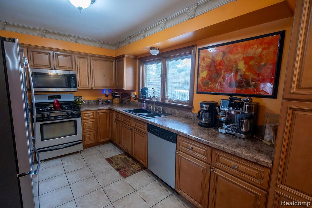19495 Wherle Drive, Riverview, MI 48193 — Photo 13