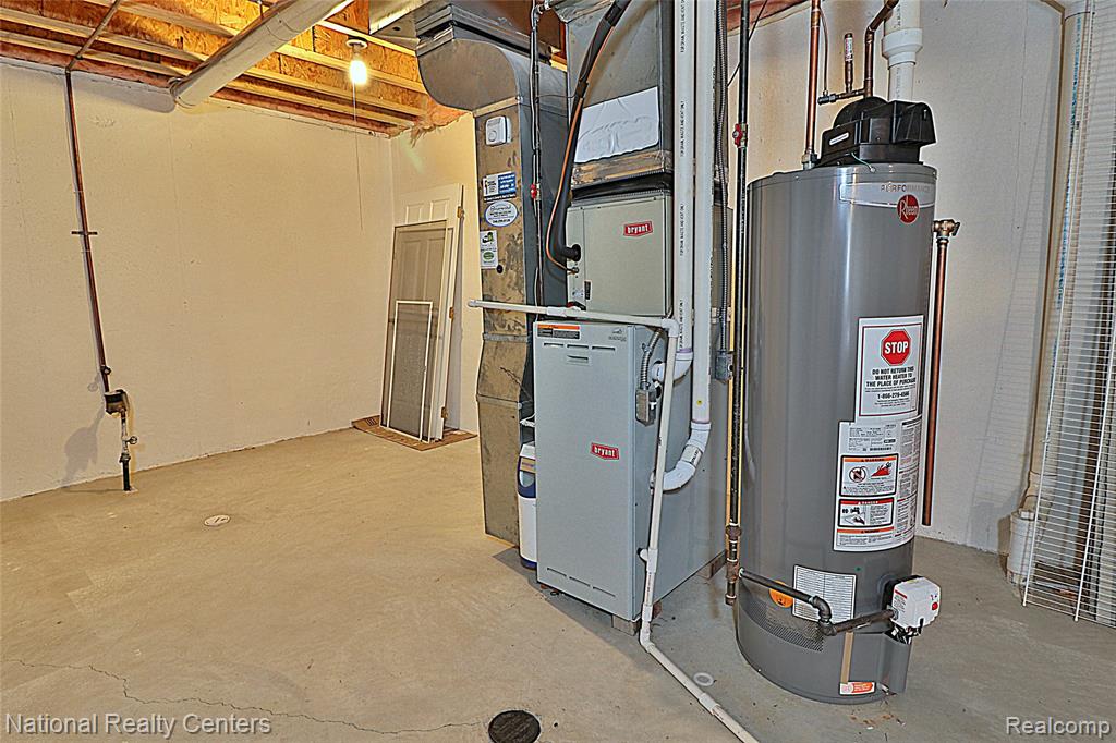 110 Four Seasons Drive, Lake Orion, MI — Photo 31