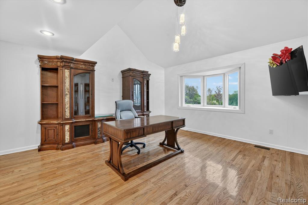 11280 Hegel Road, Goodrich Vlg, MI — Photo 29