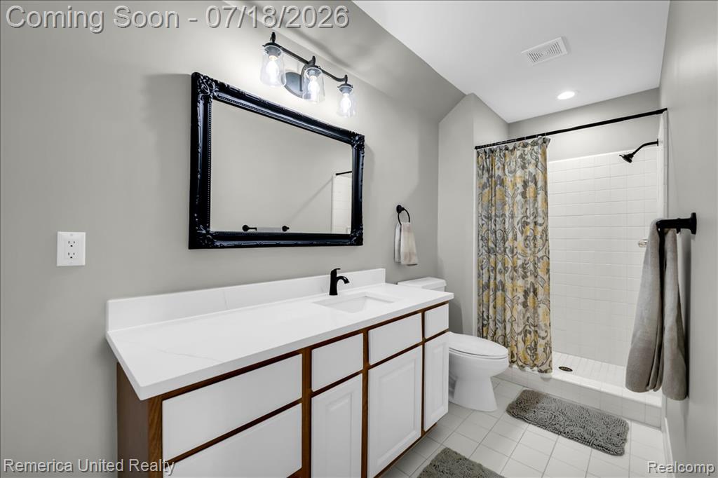9438 Deer Creek Court, Brighton, MI 48114 — Photo 37