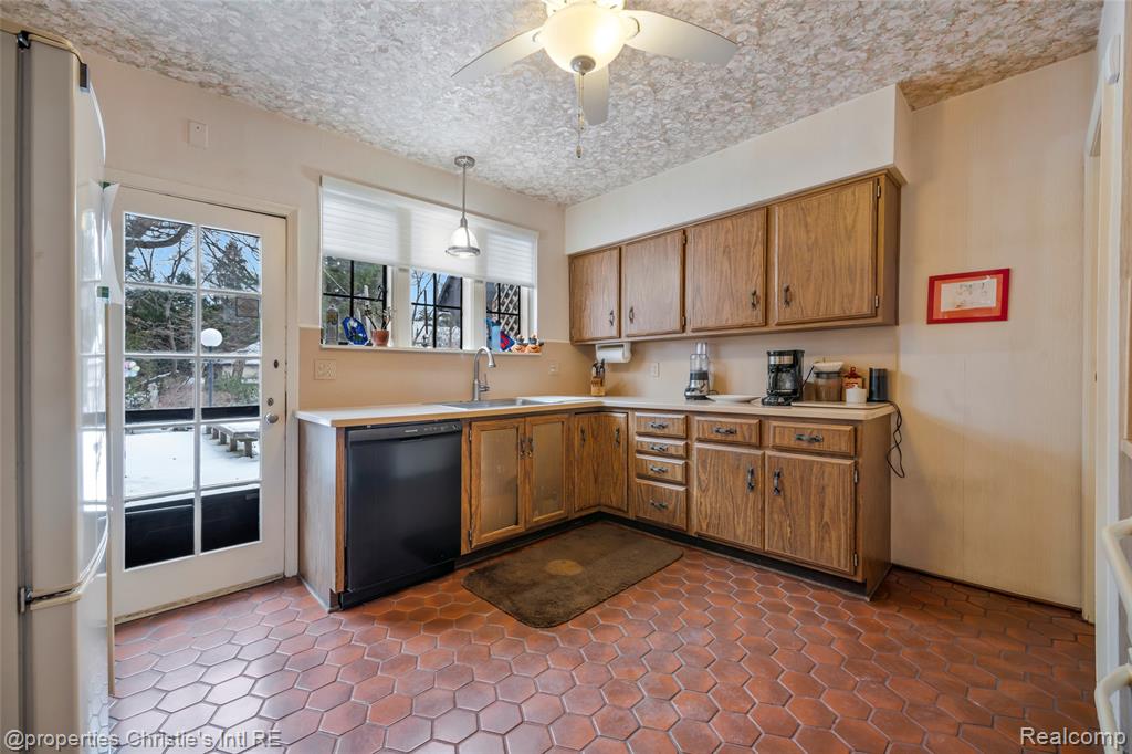 19511 Lowell Drive, Detroit, MI 48203 — Photo 15