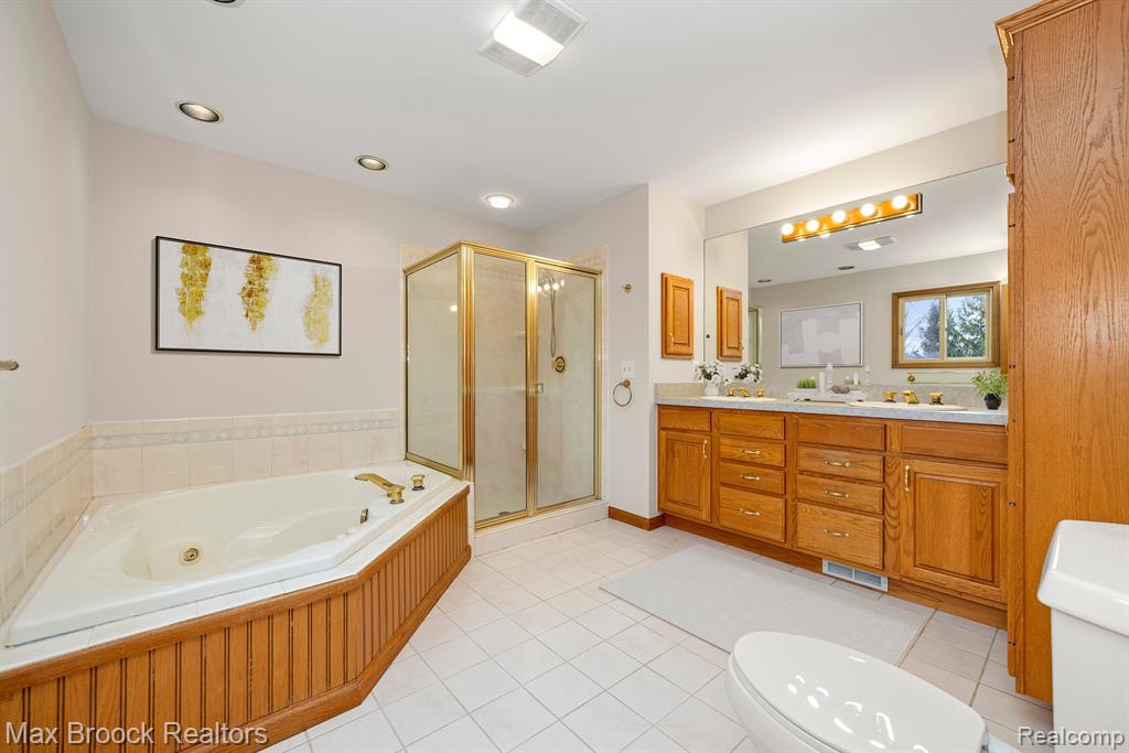 4070 GREENBRIAR Court, Rochester, MI 48306 — Photo 15