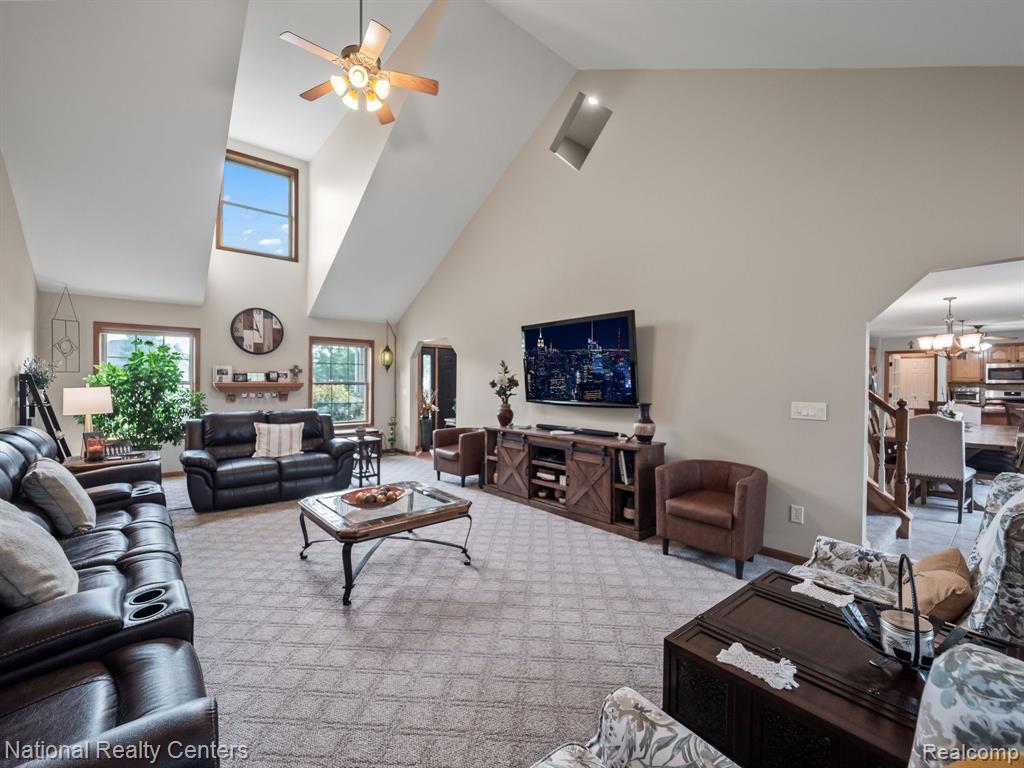 391 MCINTOSH, Almont, MI 48003 — Photo 18