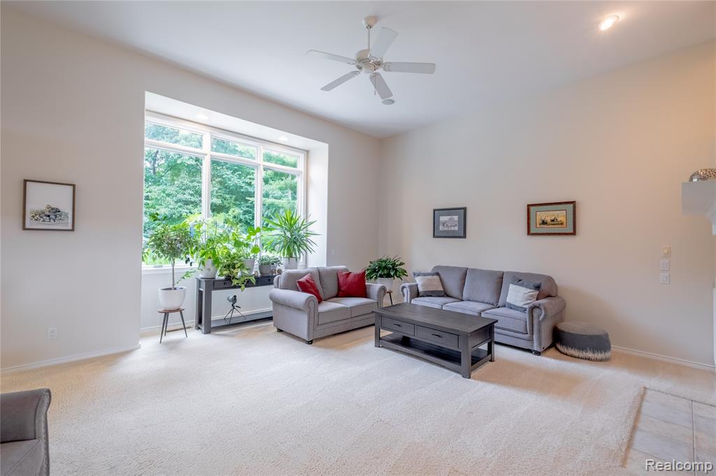 4230 Pavilion Court, Fenton, MI 48430 — Photo 11