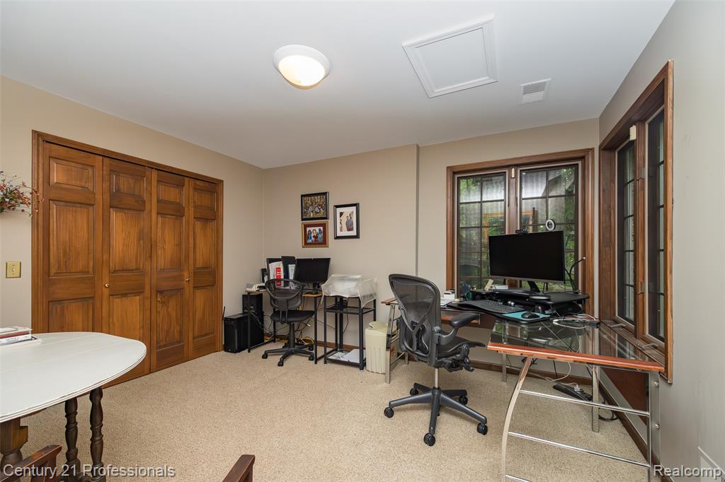 9200 Fox Hollow Road, Clarkston, MI 48348 — Photo 33