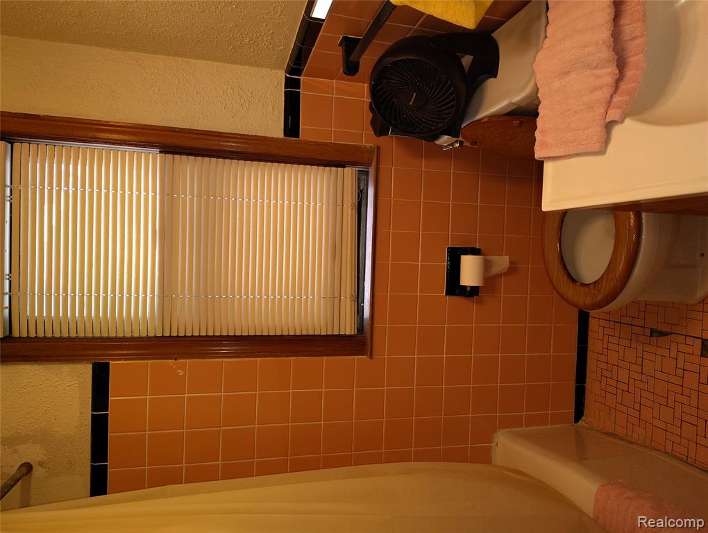 6906 Greenview Avenue, Detroit, MI 48228 — Photo 28