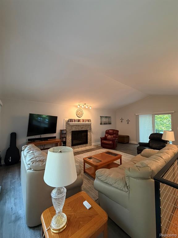 825 Rowlinson Lane, Ortonville, MI 48462 — Photo 14