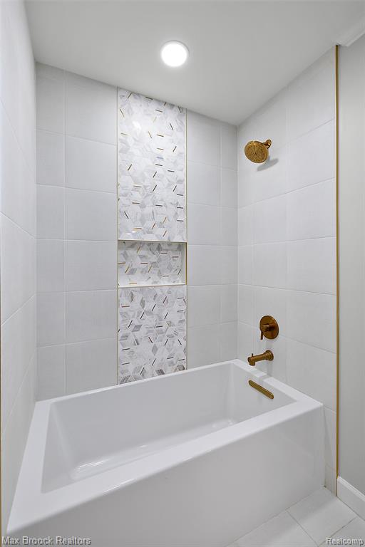 945 Wellsley Court, Bloomfield Hills, MI 48304 — Photo 34