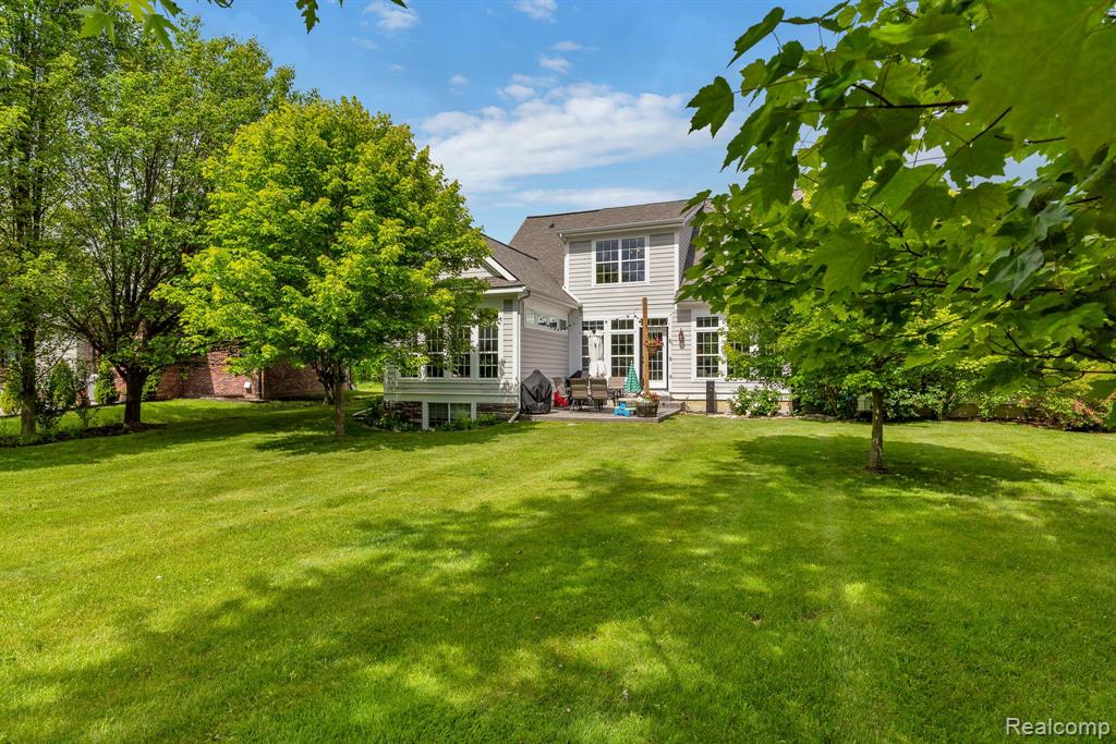 5827 WESTWOOD Drive, Grand Blanc, MI 48439 — Photo 6