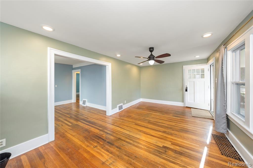421 W Troy Street, Ferndale, MI 48220 — Photo 12