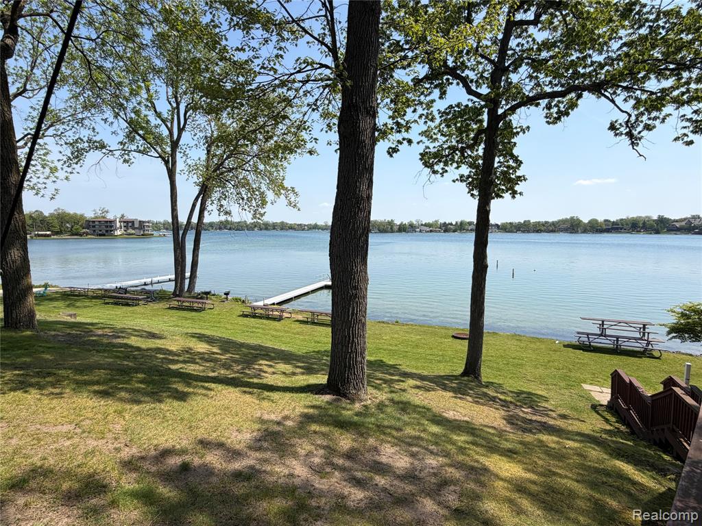 3717 Tyrconnel Court, West Bloomfield, MI 48323 — Photo 43