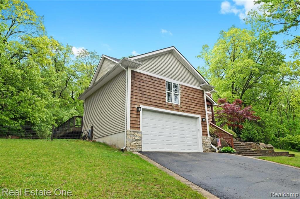9327 VAN ANTWERP Road, Brighton, MI 48116 — Photo 36