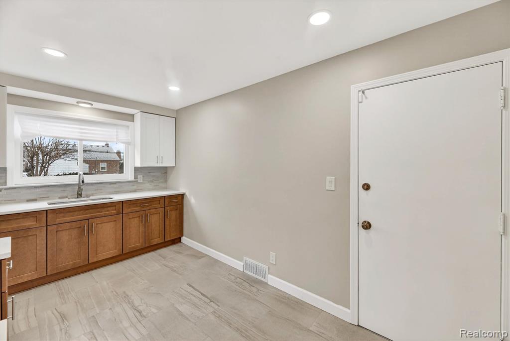 17314 Collinson Avenue, Eastpointe, MI 48021 — Photo 14