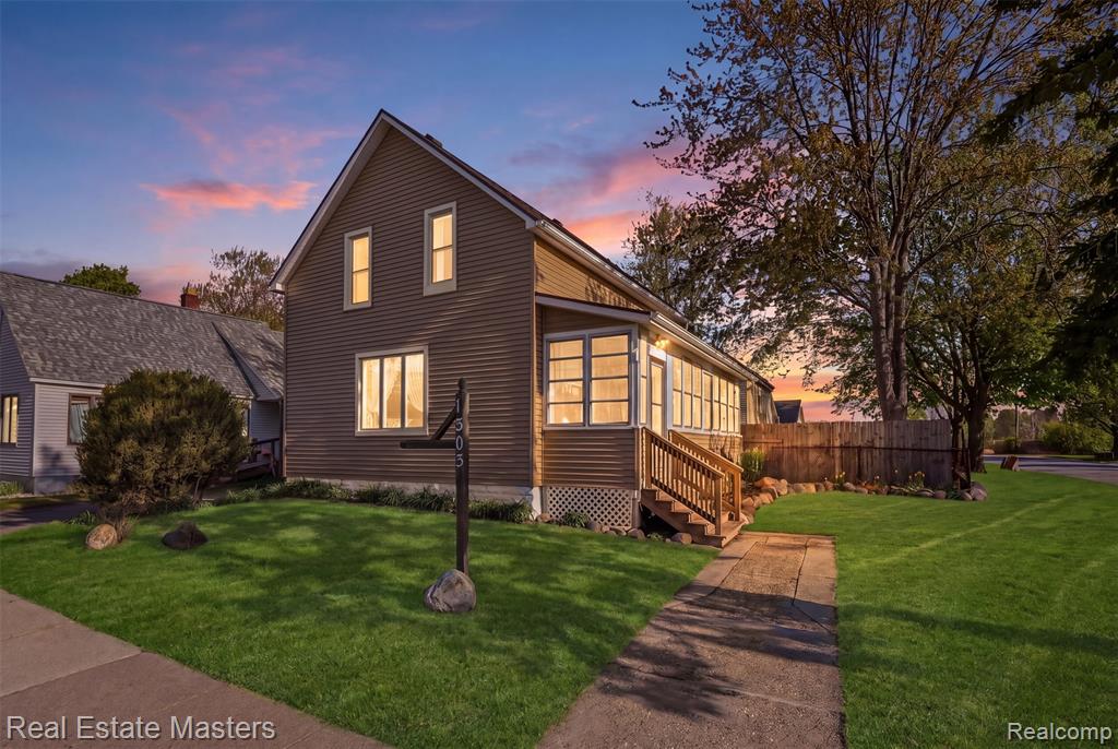 1303 BEARD Street, Port Huron, MI 48060 — Photo 2