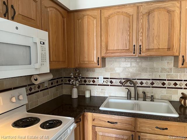 50092 Helfer Boulevard, Wixom, MI 48393 — Photo 13