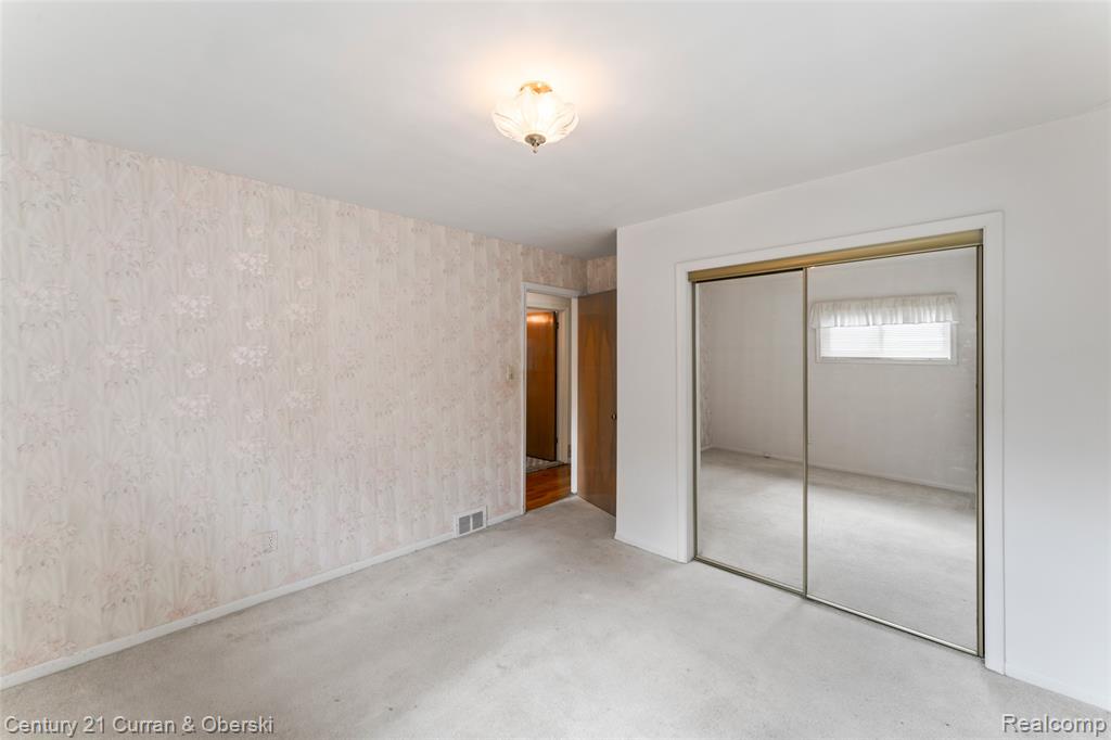 9235 Texas Street, Livonia, MI 48150 — Photo 20