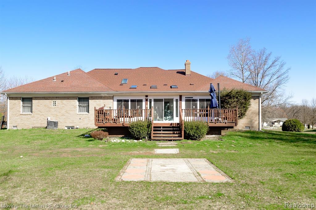 46901 EXECUTIVE Drive, Belleville, MI 48111 — Photo 30