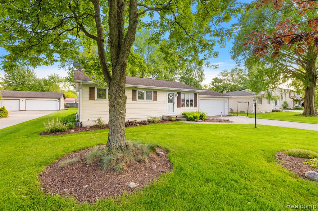 48242 FORBES Drive, Chesterfield, MI 48047 — Photo 3