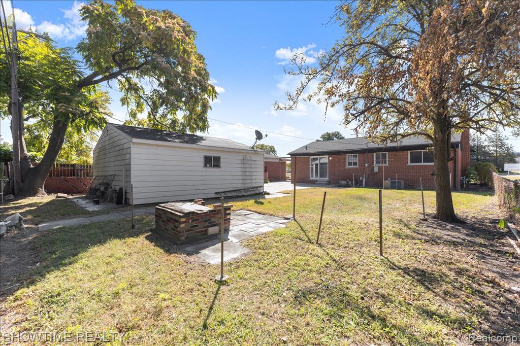 10358 Cloverdale Avenue, Ferndale, MI 48220 — Photo 35