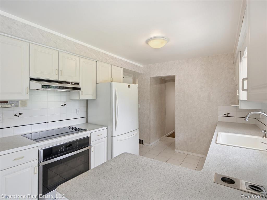 50628 Linda Lane, Utica, MI 48317 — Photo 12
