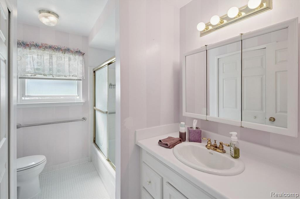 429 Cambridge Avenue, South Lyon, MI 48178 — Photo 17