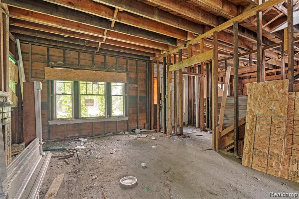 2061 Longfellow Street - Photo 2