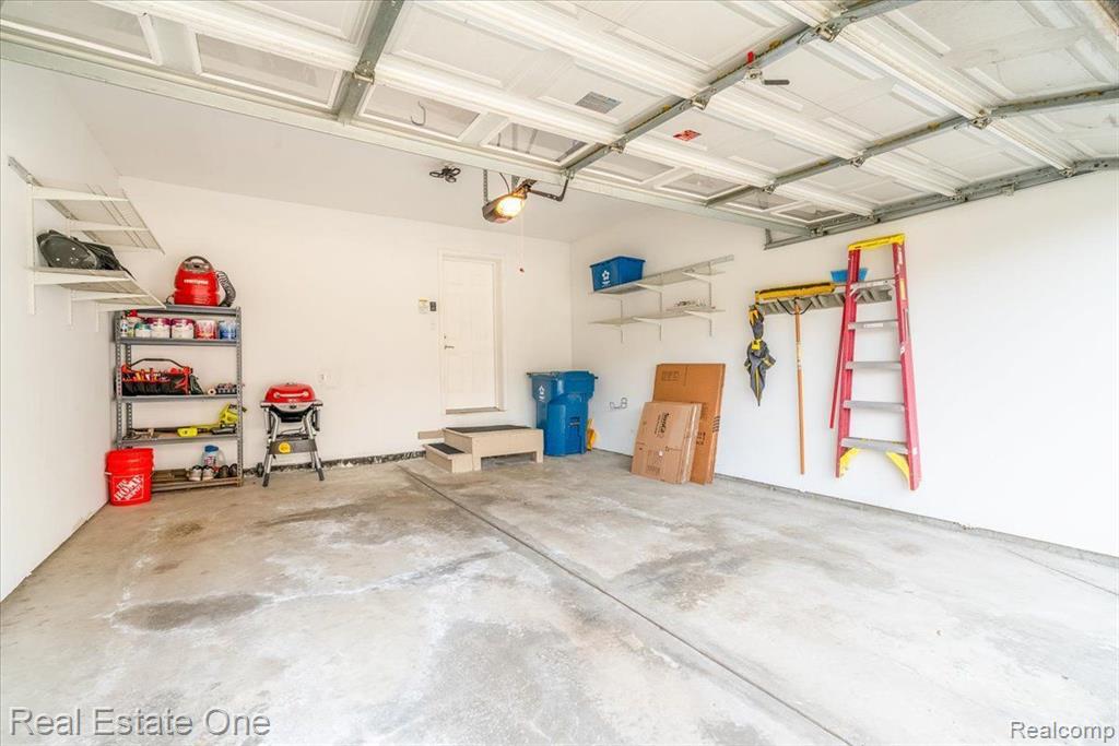 39492 ROCKCREST Lane, Northville, MI 48168 — Photo 38