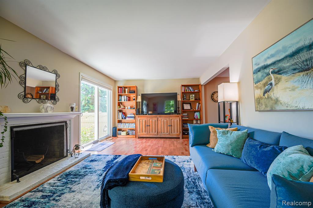 21218 W GLEN HAVEN Circle, Northville, MI 48167 — Photo 3
