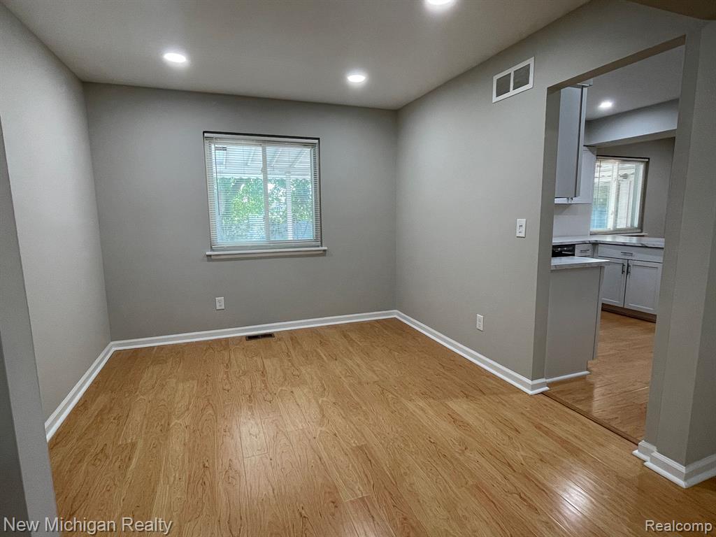2427 CARRIAGE Way, Ypsilanti, MI 48197 — Photo 11