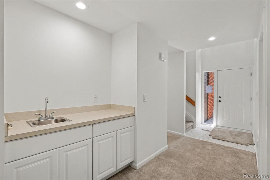 2056 Walden Court, Flint, MI 48532 — Photo 10