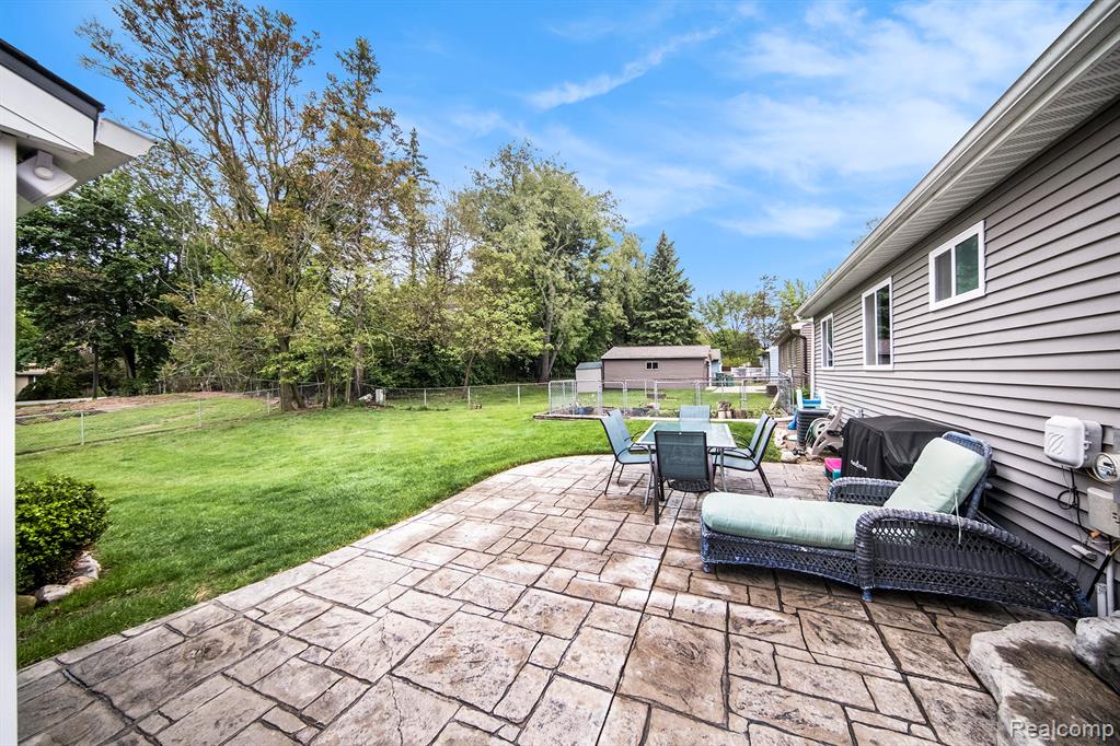 820 Devonshire Boulevard, Brighton, MI 48116 — Photo 29