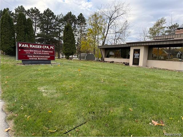610 E Grand Blanc Road, Grand Blanc, MI 48439