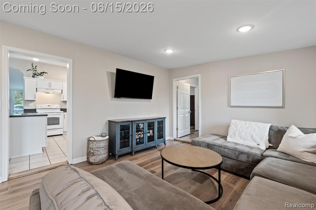 870 Pine Tree Road, Lake Orion, MI 48362 — Photo 21