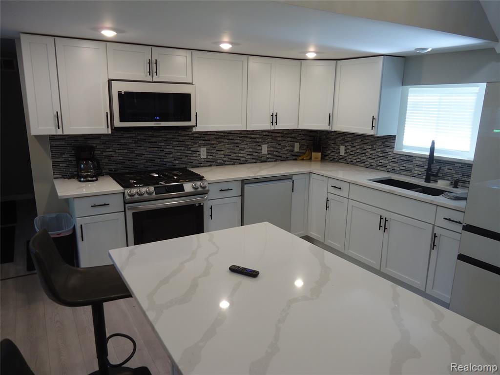 370 Adams Road, Saginaw, MI 48609 — Photo 3