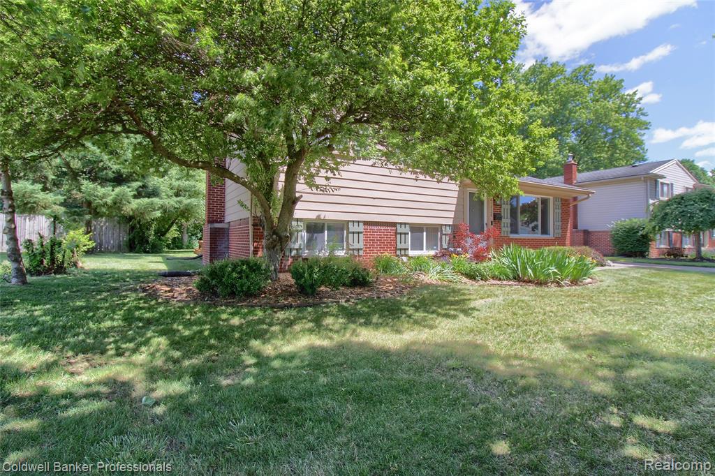 41928 River Oaks, Plymouth, MI 48170 — Photo 2