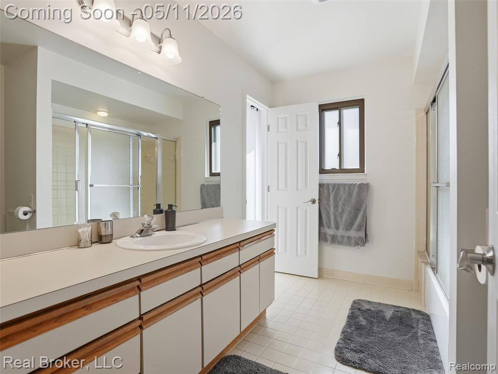 42115 E Edward Drive, Clinton Twp, MI 48038 — Photo 23