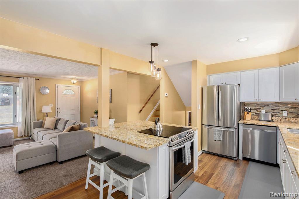 5807 Shetland Way, Waterford, MI 48327 — Photo 9