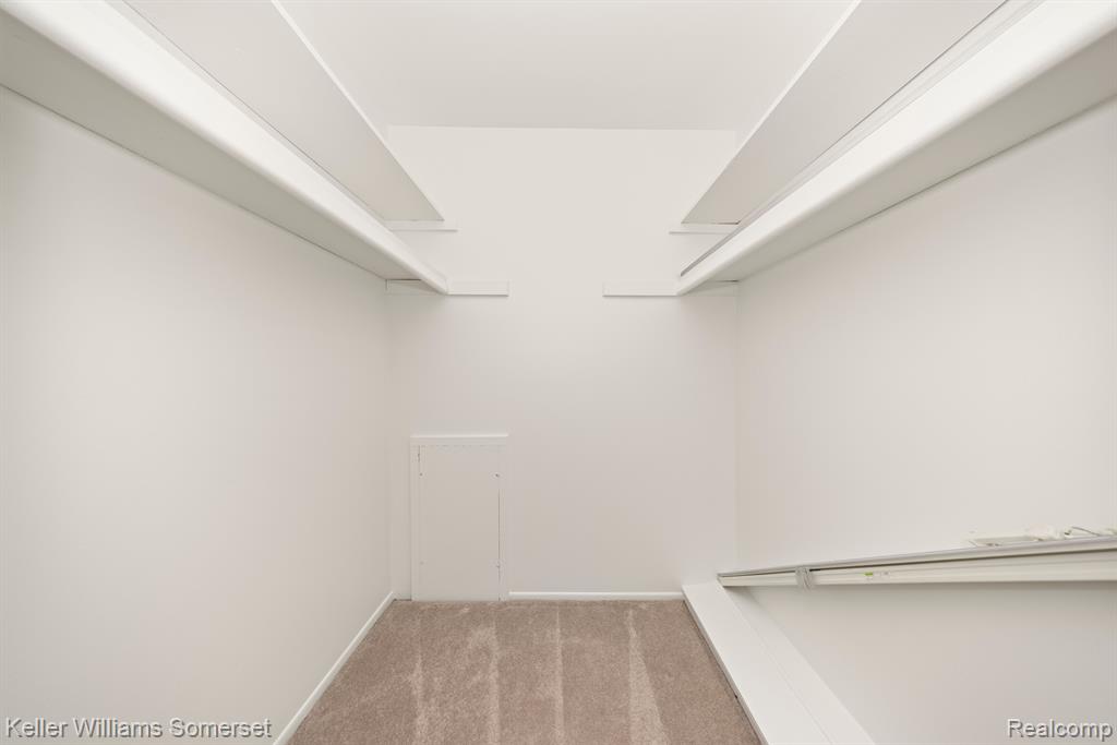739 E FOX HILLS Drive, Bloomfield Hills, MI 48304 — Photo 16