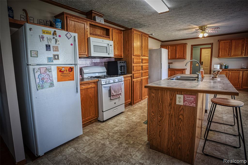 280 Pompano Court, Lapeer, MI 48446 — Photo 9
