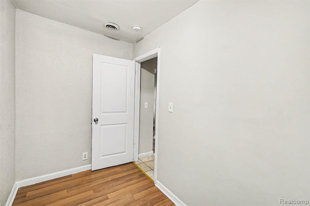 4267 Torrey Road, Flint, MI 48507 — Photo 10
