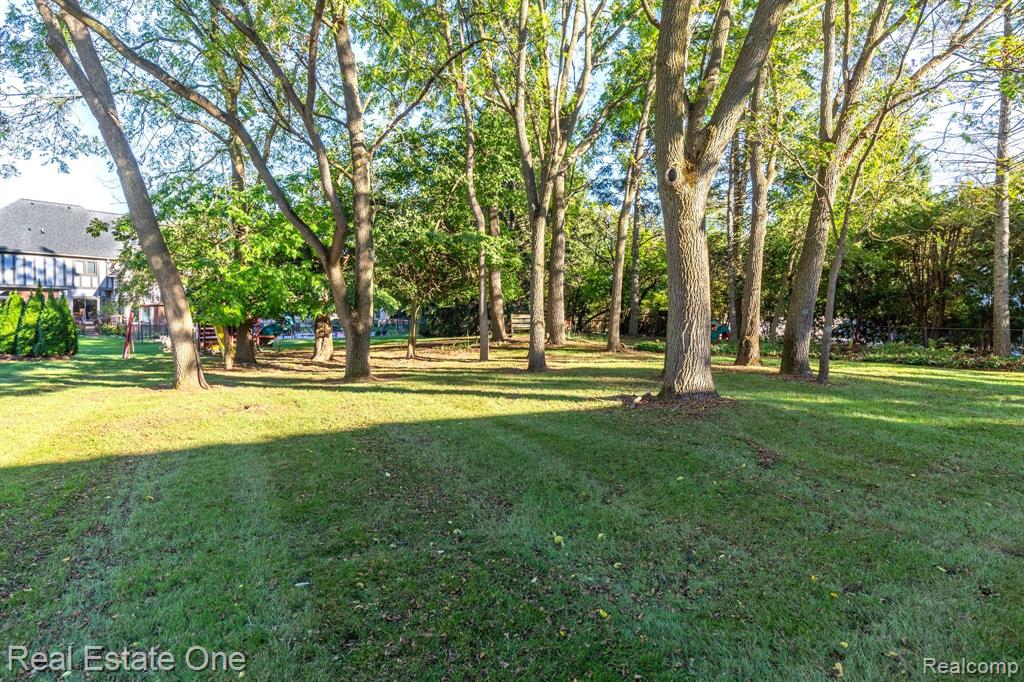 5538 CLEARVIEW Drive, Troy, MI 48098 — Photo 63