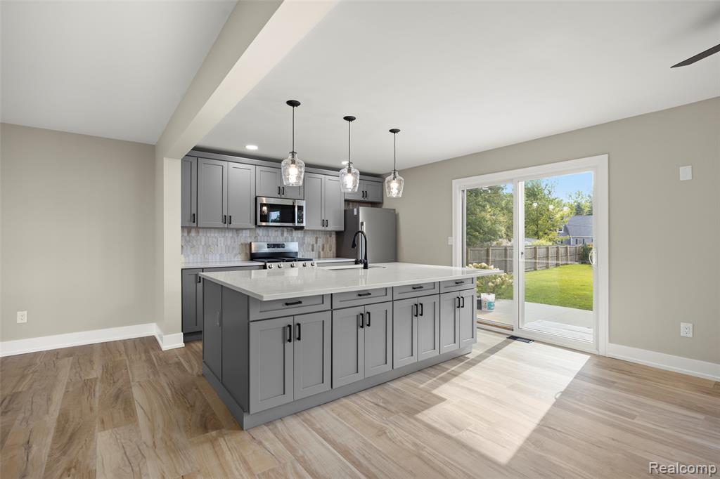 54253 Bradshaw Drive, New Baltimore, MI 48047 — Photo 6