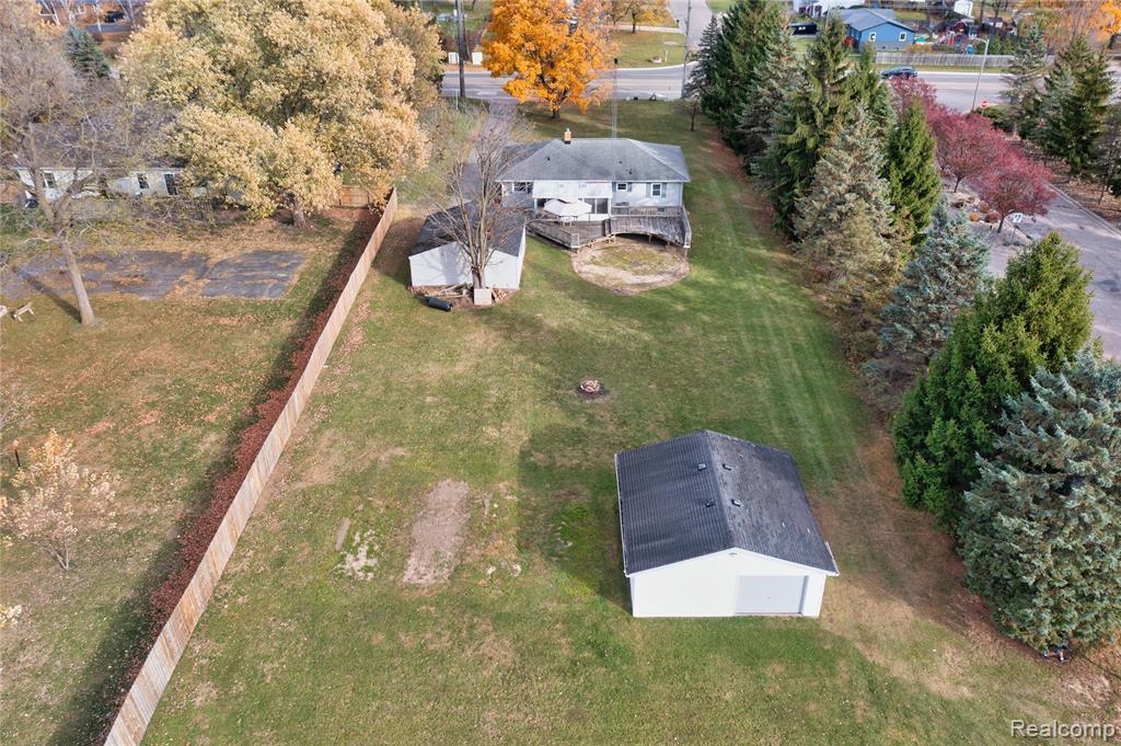 8354 Fenton Road, Grand Blanc, MI 48439 — Photo 41