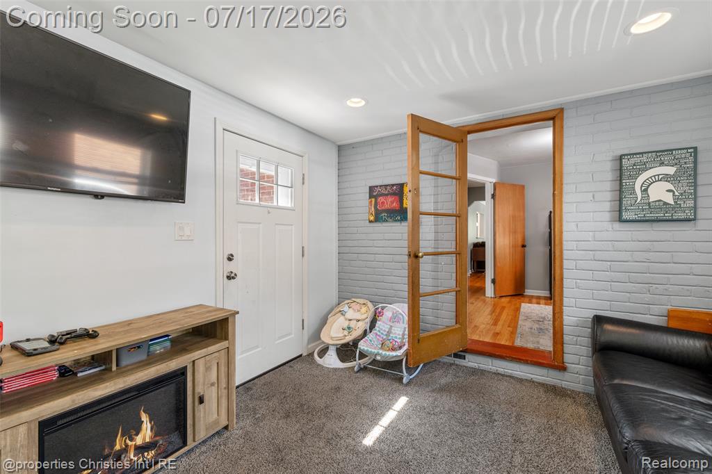 20855 Lochmoor Street, Harper Woods, MI 48225 — Photo 23