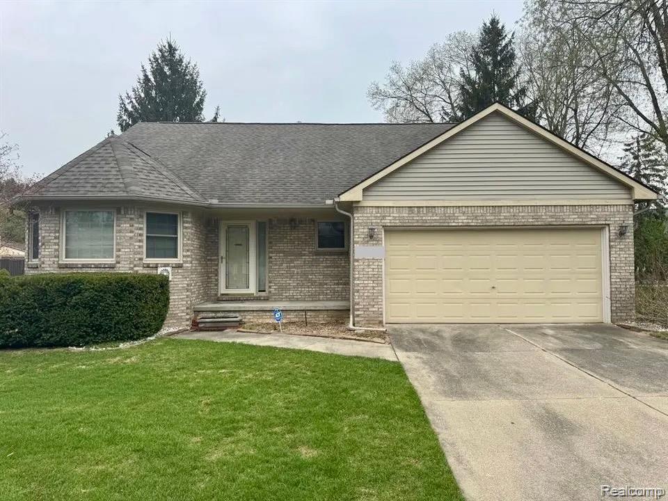 829 Hidden Terrace, Waterford, MI 48327 — front exterior